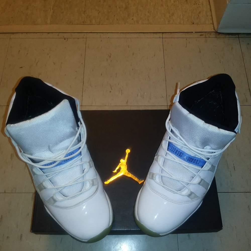 Jordan 11 Legend Blue